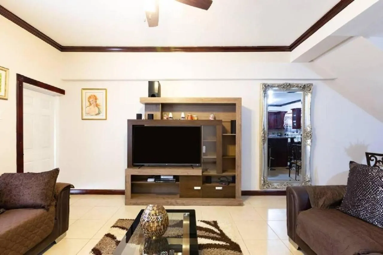 Lovely 2-Bed Apartment In The New Kingston Area