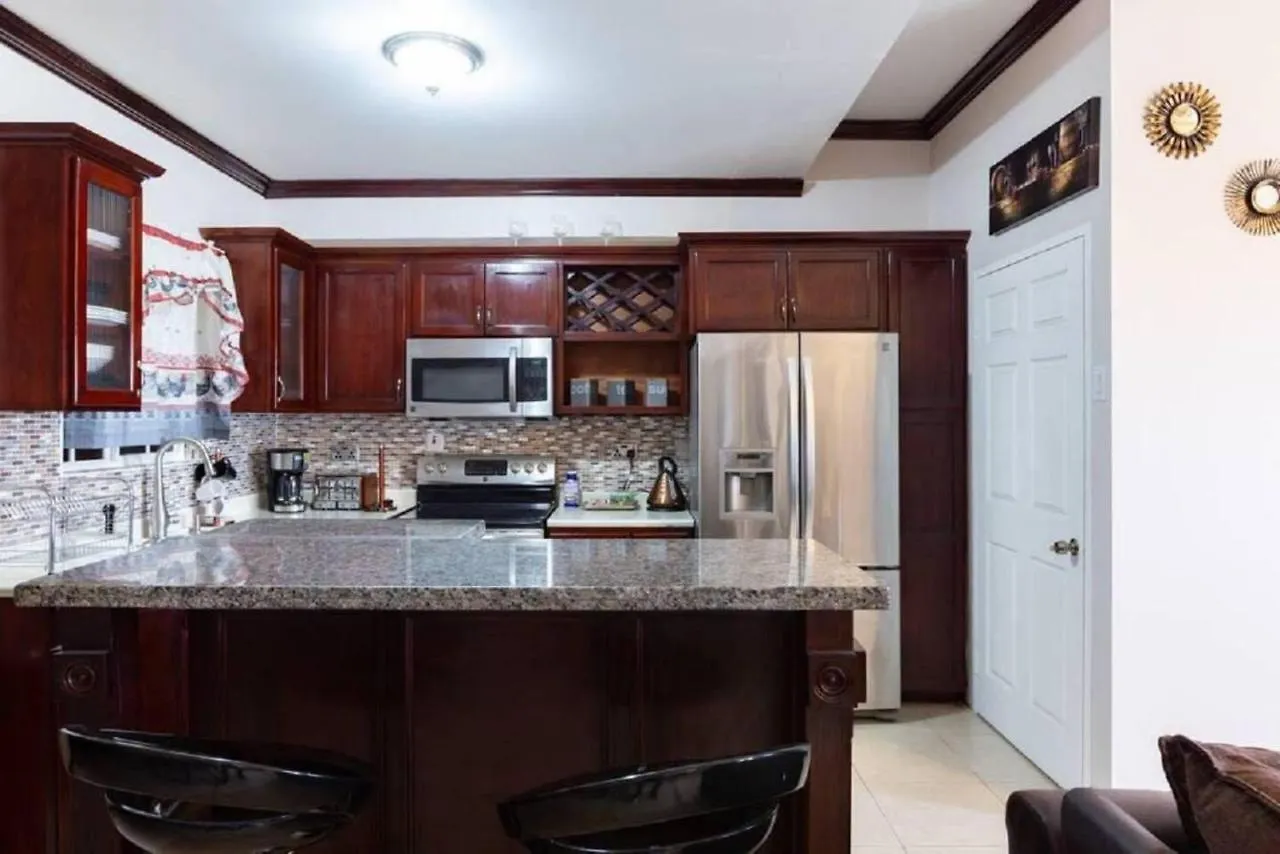 Lovely 2-Bed Apartment In The New Kingston Area